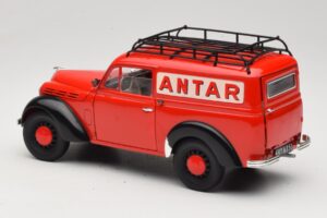 Renault Juvaquatre Utilitaire Червен Solido 1:18 8424 Метал — снимка 7 от 8