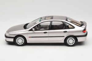 Renault Laguna V6 3.0 Baccara Opal Grey Otto 1:18 OT1185 Смола — снимка 3 от 6
