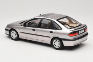 Renault Laguna V6 3.0 Baccara Opal Grey Otto 1:18 OT1185 Смола — снимка 5 от 6