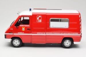 Renault Master T30 VSAB Пожарна Червен Otto 1:18 OT1107 Смола — снимка 3 от 6