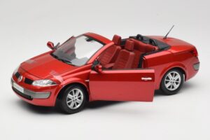 Renault Megane Mk1 CC Червен Solido 1:18 8152 Метал — снимка 2 от 8