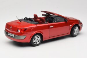 Renault Megane Mk1 CC Червен Solido 1:18 8152 Метал — снимка 3 от 8
