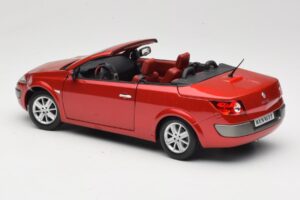 Renault Megane Mk1 CC Червен Solido 1:18 8152 Метал — снимка 7 от 8