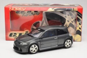 Renault Megane Mk2 RS Vampire Grey Norev 1:18 185101 Метал — снимка 8 от 8