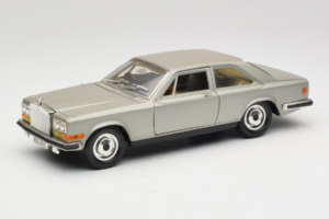 Rolls-Royce Camargue Сребрист Diamond Edition Bburago 1:18 3001-M3 Метал