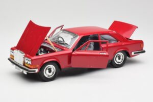 Rolls-Royce Camargue Червен Bburago 1:22 3001 Метал — снимка 2 от 8