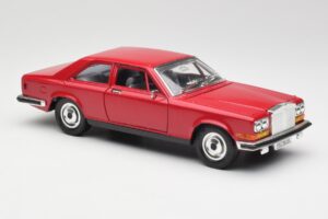 Rolls-Royce Camargue Червен Bburago 1:22 3001 Метал — снимка 6 от 8