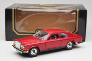 Rolls-Royce Camargue Червен Bburago 1:22 3001 Метал — снимка 8 от 8