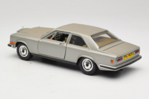 Rolls-Royce Camargue Сребрист Bburago 1:18 3001-M2 Метал — снимка 7 от 8