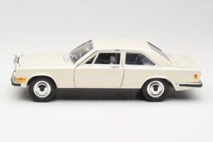 Rolls-Royce Camargue Бял Bburago 1:22 3001-M1 Метал — снимка 4 от 8
