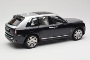 Rolls-Royce Cullinan Черен & Сребърен OEM 1:18 ROLLS001 Метал — снимка 3 от 8
