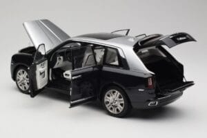 Rolls-Royce Cullinan Черен & Сребърен OEM 1:18 ROLLS001 Метал — снимка 5 от 8