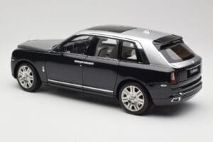 Rolls-Royce Cullinan Черен & Сребърен OEM 1:18 ROLLS001 Метал — снимка 7 от 8