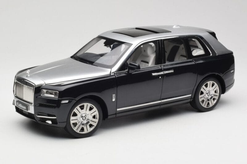 Rolls-Royce Cullinan Черен & Сребърен OEM 1:18 ROLLS001 Метал