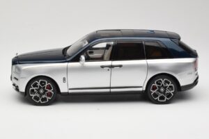 Rolls-Royce Cullinan Син & Сребърен Двуцветен OEM 1:18 028-16B Метал — снимка 4 от 8