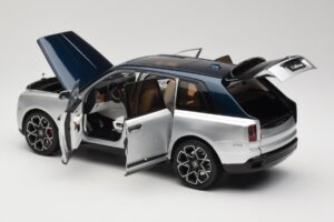 Rolls-Royce Cullinan Син & Сребърен Двуцветен OEM 1:18 028-16B Метал — снимка 5 от 8