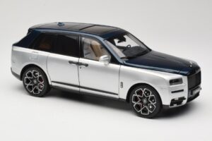 Rolls-Royce Cullinan Син & Сребърен Двуцветен OEM 1:18 028-16B Метал — снимка 6 от 8