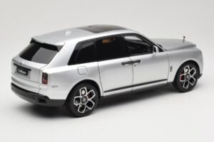 Rolls-Royce Cullinan Сребрист Със Shadow Wheels OEM 1:18 028-16A Метал — снимка 3 от 8