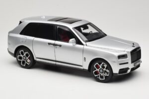 Rolls-Royce Cullinan Сребрист Със Shadow Wheels OEM 1:18 028-16A Метал — снимка 6 от 8