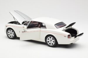 Rolls-Royce Phantom Coupe English Бял Сребрист Kyosho 1:18 08861EW Метал — снимка 5 от 8