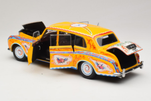 Rolls-Royce Phantom V John Lennon Paragon 1:18 PA-92121 Метал — снимка 5 от 8