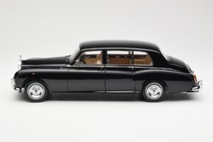 Rolls-Royce Phantom VI EWB Черен Kyosho 1:18 08905BK Метал — снимка 4 от 8
