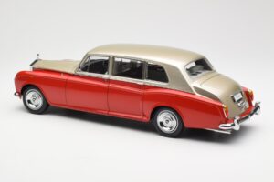 Rolls-Royce Phantom VI Червено Светло Бежово Kyosho 1:18 08905RLB Метал — снимка 7 от 8
