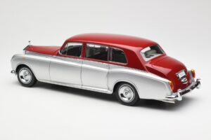 Rolls-Royce Phantom VI Сребристо Червен Kyosho 1:18 08905SR Метал — снимка 7 от 8