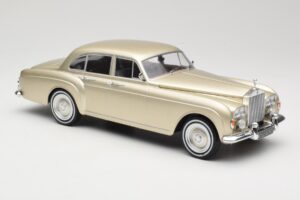 Rolls-Royce Silver Cloud III Flying Spur H.J. Mulliner Златен MCG 1:18 MCG18058 Метал — снимка 4 от 6