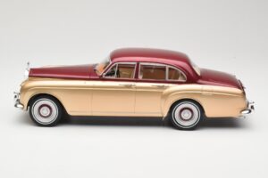 Rolls-Royce Silver Cloud III Flying Spur H.J. Mulliner Червен & Златен MCG 1:18 MCG18132 Метал — снимка 3 от 6