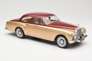 Rolls-Royce Silver Cloud III Flying Spur H.J. Mulliner Червен & Златен MCG 1:18 MCG18132 Метал — снимка 4 от 6