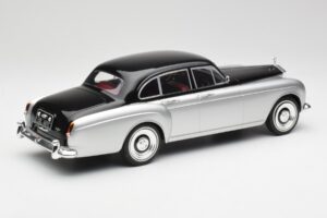 Rolls-Royce Silver Cloud III Mulliner Сребрист & Черен MCG 1:18 MCG18128 Метал — снимка 2 от 6