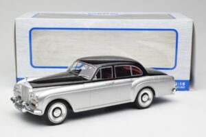 Rolls-Royce Silver Cloud III Mulliner Сребрист & Черен MCG 1:18 MCG18128 Метал — снимка 6 от 6