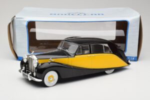 Rolls-Royce Silver Wraith Empress by Hooper Черен & Жълт MCG 1:18 MCG18066 Метал — снимка 6 от 6