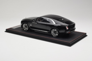 Rolls-Royce Spectre Черен Df Model 1:18 REMC017 Смола — снимка 5 от 6