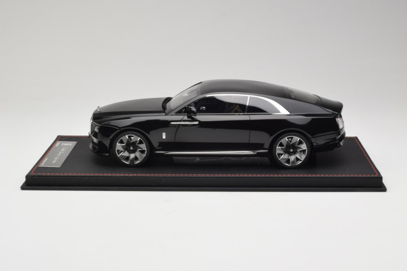 Rolls-Royce Spectre Черен Df Model 1:18 REMC017 Смола