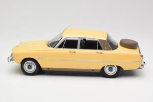 Rover 3500 V8 P6 Кремав MCG 1:18 MCG18046 Метал — снимка 3 от 6