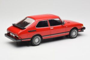 Saab 900 GL Червен MCG 1:18 MCG18340 Метал — снимка 3 от 6