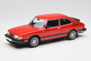 Saab 900 GL Червен MCG 1:18 MCG18340 Метал