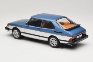 Saab 900 Turbo Blue Metallic MCG 1:18 MCG18261MCW Метал — снимка 5 от 6