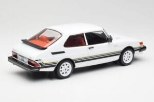Saab 900 Turbo Бял MCG 1:18 MCG18339 Метал — снимка 2 от 6