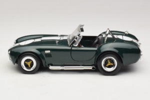Shelby Cobra 427 S/C Тъмнозелен Бели Ивици Road Signature 1:18 92058-P1 Метал — снимка 4 от 8