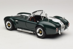 Shelby Cobra 427 S/C Тъмнозелен Бели Ивици Road Signature 1:18 92058-P1 Метал — снимка 7 от 8