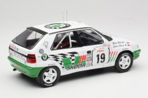 Skoda Felicia Kit Car #19 P. Sibera / P. Gross Tour de Corse 1995 IXO 1:18 18RMC149B Метал — снимка 2 от 6