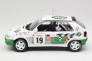 Skoda Felicia Kit Car #19 P. Sibera / P. Gross Tour de Corse 1995 IXO 1:18 18RMC149B Метал — снимка 3 от 6