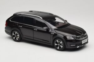 Skoda Octavia Mk4 Combi Кафяв Paudi Model 1:18 ZMR000005BRA Метал — снимка 6 от 8