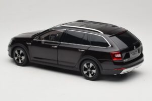 Skoda Octavia Mk4 Combi Кафяв Paudi Model 1:18 ZMR000005BRA Метал — снимка 7 от 8