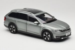 Skoda Octavia Mk4 Combi Зелен Paudi Model 1:18 ZMR000005GRU Метал — снимка 6 от 8