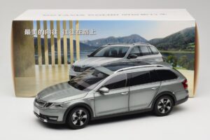 Skoda Octavia Mk4 Combi Зелен Paudi Model 1:18 ZMR000005GRU Метал — снимка 8 от 8