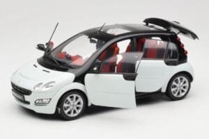 Smart Forfour Бял Kyosho 1:18 0019141V001C01Q00 Метал — снимка 2 от 8